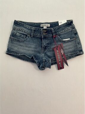 08/11 007 Madden Girl Denim Shorts Size 9